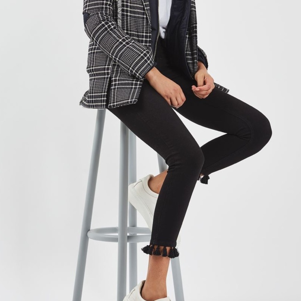 Topshop‎ Moto Black Denim Jamie Jeans with Tassle Hem Sz. 30
